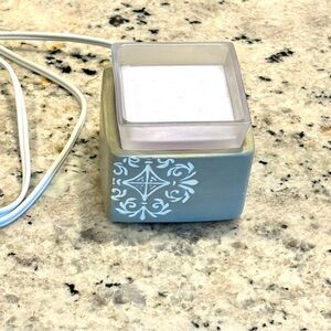 Pre owned gray Scentsy wax warmer